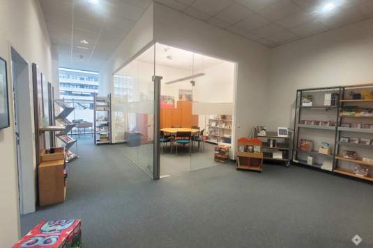 Helle Büroflächen mit guter Anbindung