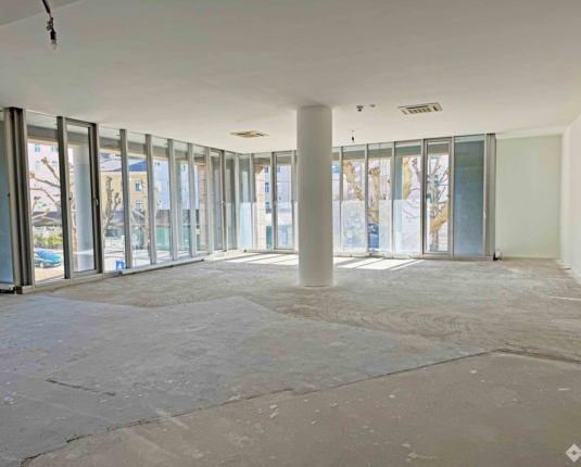 Helle, renovierte Bürofläche mit Gestaltungspotenzial im beliebten Andräviertel