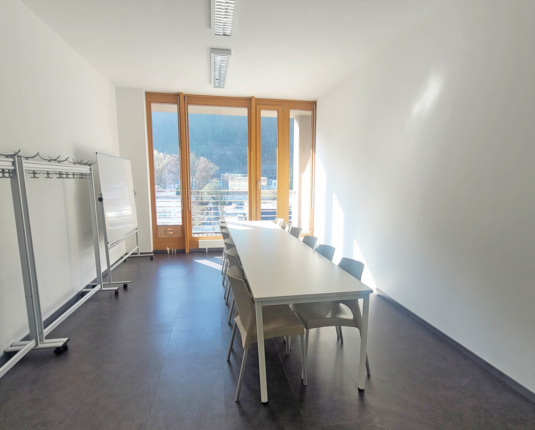 Büro in modernem Gebäude mit ÖGNI-Silberzertifikat