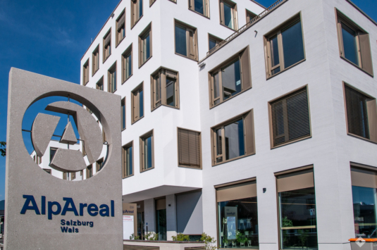 Die neue Firmenzentrale mit Dachterrasse im „AlpAreal“ Salzburg