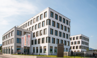 Moderne Bürofläche mit Terrasse im „AlpAreal“ Salzburg