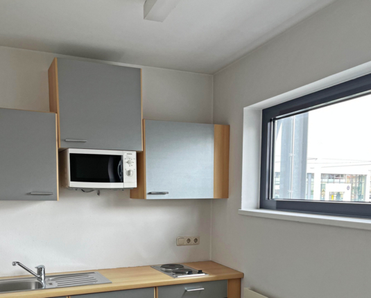 Kompakte Büroeinheit mit guter Anbindung