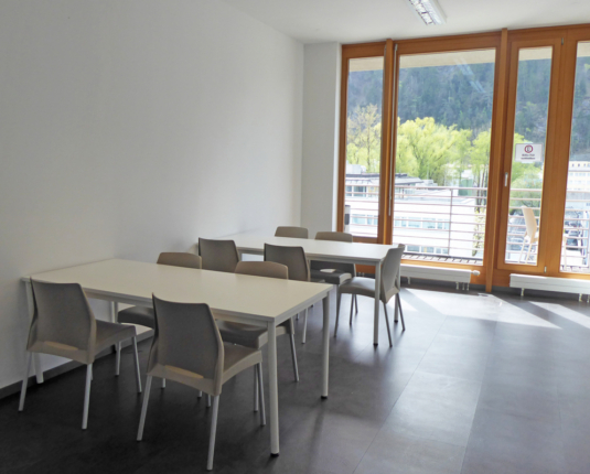 Büro in modernem Gebäude mit ÖGNI-Silberzertifikat