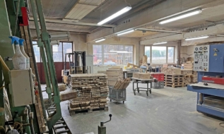 Raum für Handwerk – Kompakte Hallenfläche in ehemaliger Tischlerei