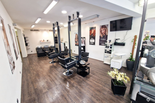 Gut eingeführter Friseur- & Beautysalon in Salzburg-Nonntal