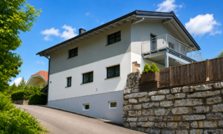 Wohnen mit Pool und moderner Haustechnik