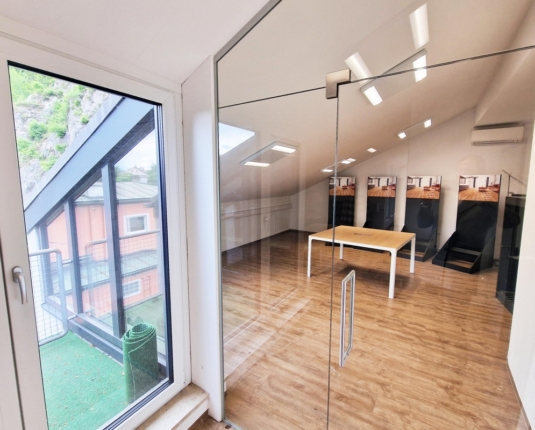 Bürofläche im Dachgeschoss mit 2 Terrassen