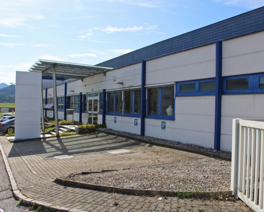 Gepflegte Lagerhalle zur Miete