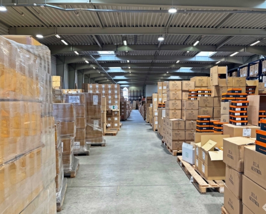 Gepflegte Lagerhalle zur Miete