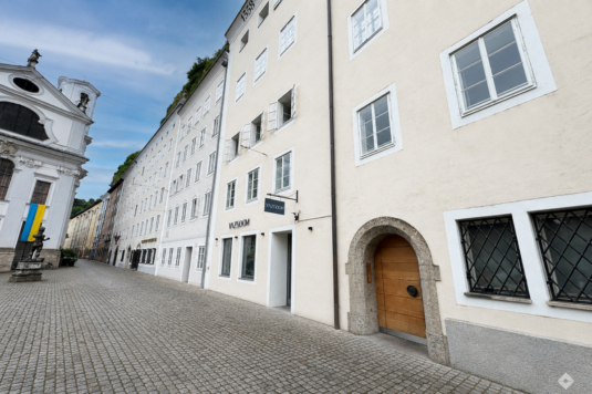 Exklusives Altstadtbüro mit Galerie, historischem Gewölbe und modernster Ausstattung