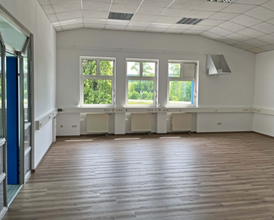 Büroflächen in etabliertem Betriebsstandort nahe Ried