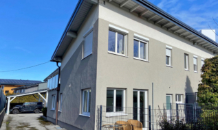 Betriebsliegenschaft mit Halle, Bürofläche und Betriebswohnung zur Miete