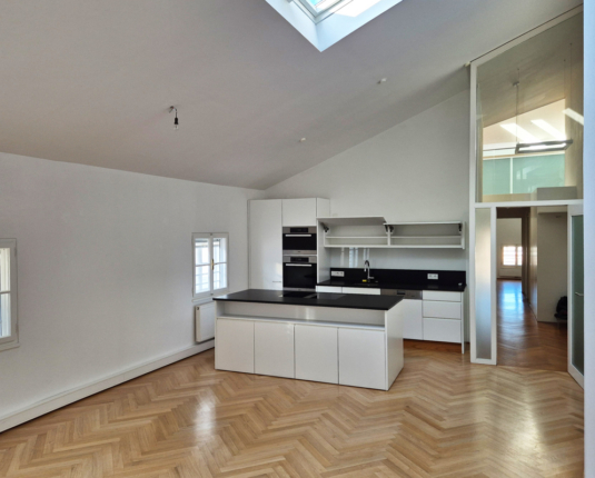 3-Zimmer-Altstadtwohnung mit Galerie und bis zu 4,2 m Raumhöhe