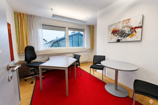 PREISREDUKTION: Großzügiges Büro mit sehr guter Verkehrsanbindung in Maxglan