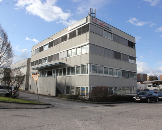 Lichtdurchflutetes Büro in verkehrsgünstiger Lage