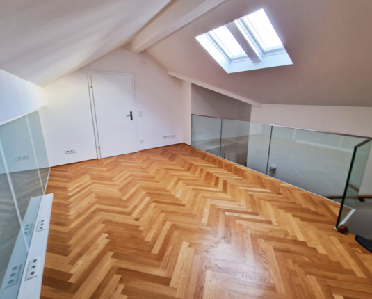 3-Zimmer-Altstadtwohnung mit Galerie und bis zu 4,2 m Raumhöhe