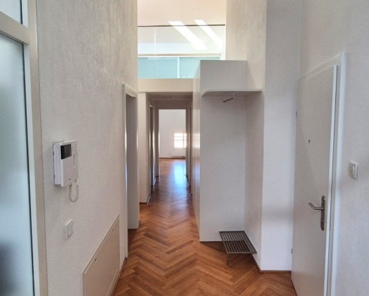 3-Zimmer-Altstadtwohnung mit Galerie und bis zu 4,2 m Raumhöhe
