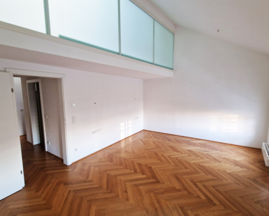 3-Zimmer-Altstadtwohnung mit Galerie und bis zu 4,2 m Raumhöhe