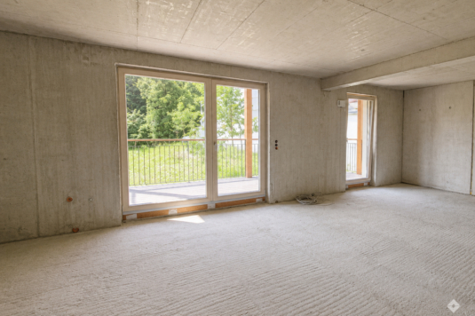 Neubau-Gewerbefläche mit großzügigen Verglasungen in zentraler Lage